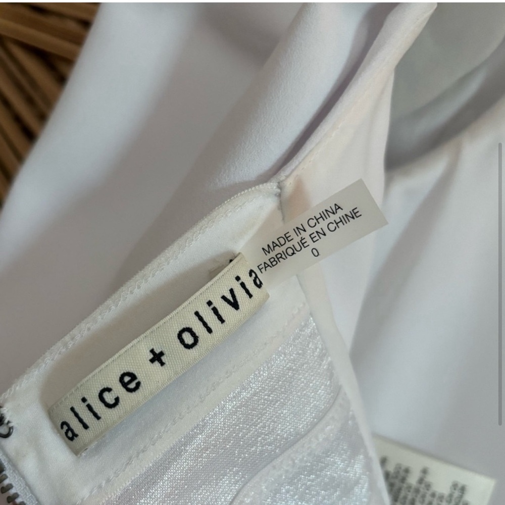 Alice + Olivia white sleeve cropper sweetheart neckline top size 0 - Picture 4 of 4